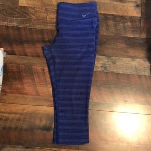 Nike Capri length athletic leggings